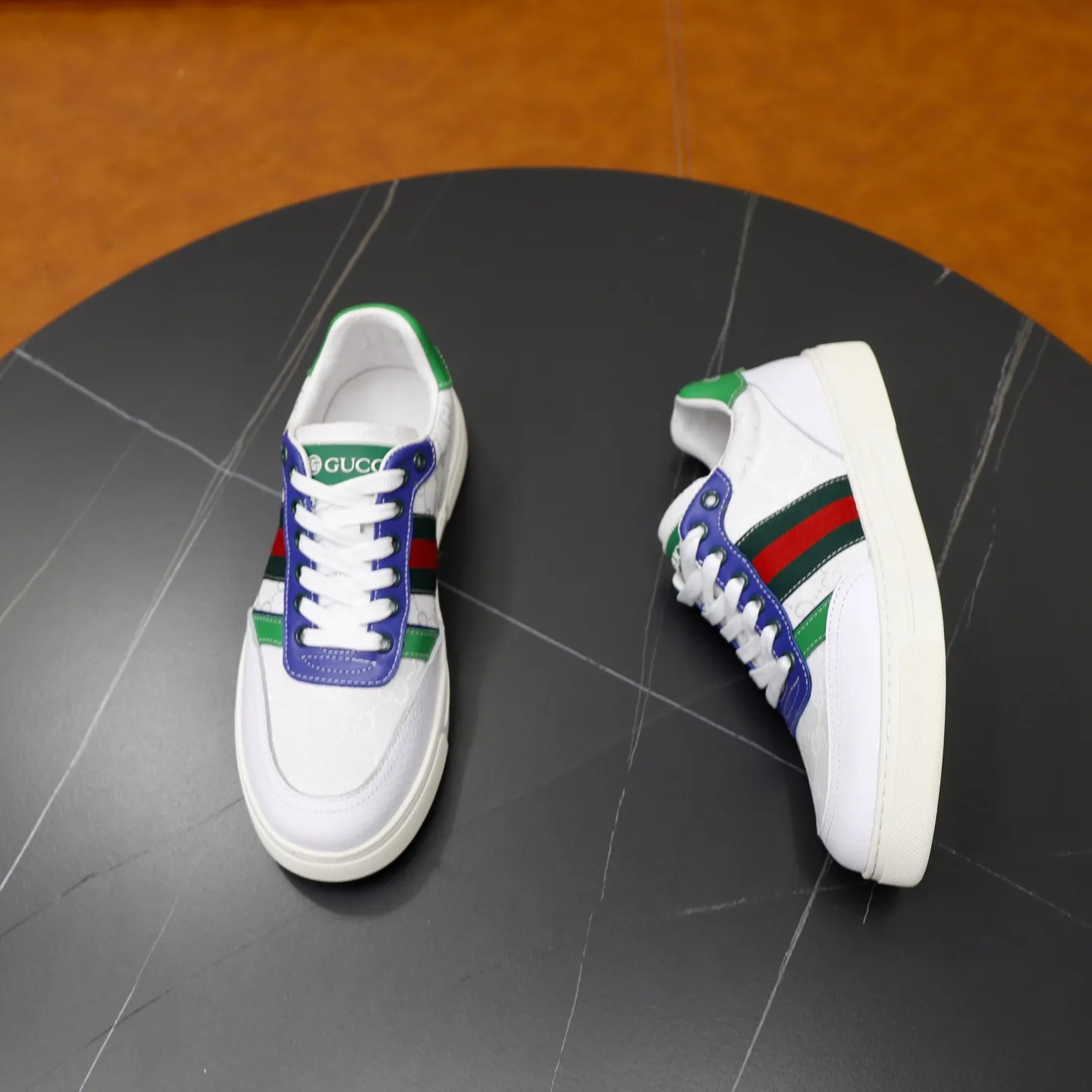 Ex-factory price: 420💰🙅‍♂️🙅‍♂️🙅‍♂️ Brand: GUCCI Standard code: 38-44 (45 customized) Grade: Same as the official website Material: Original leather splicing Comfortable and breathable sheepskin lining Original wear-resistant outsole Style category: Men's fashionable casual shoes Running sneakers Distinguished luxury brand elements Top luxury Color: actual picture color